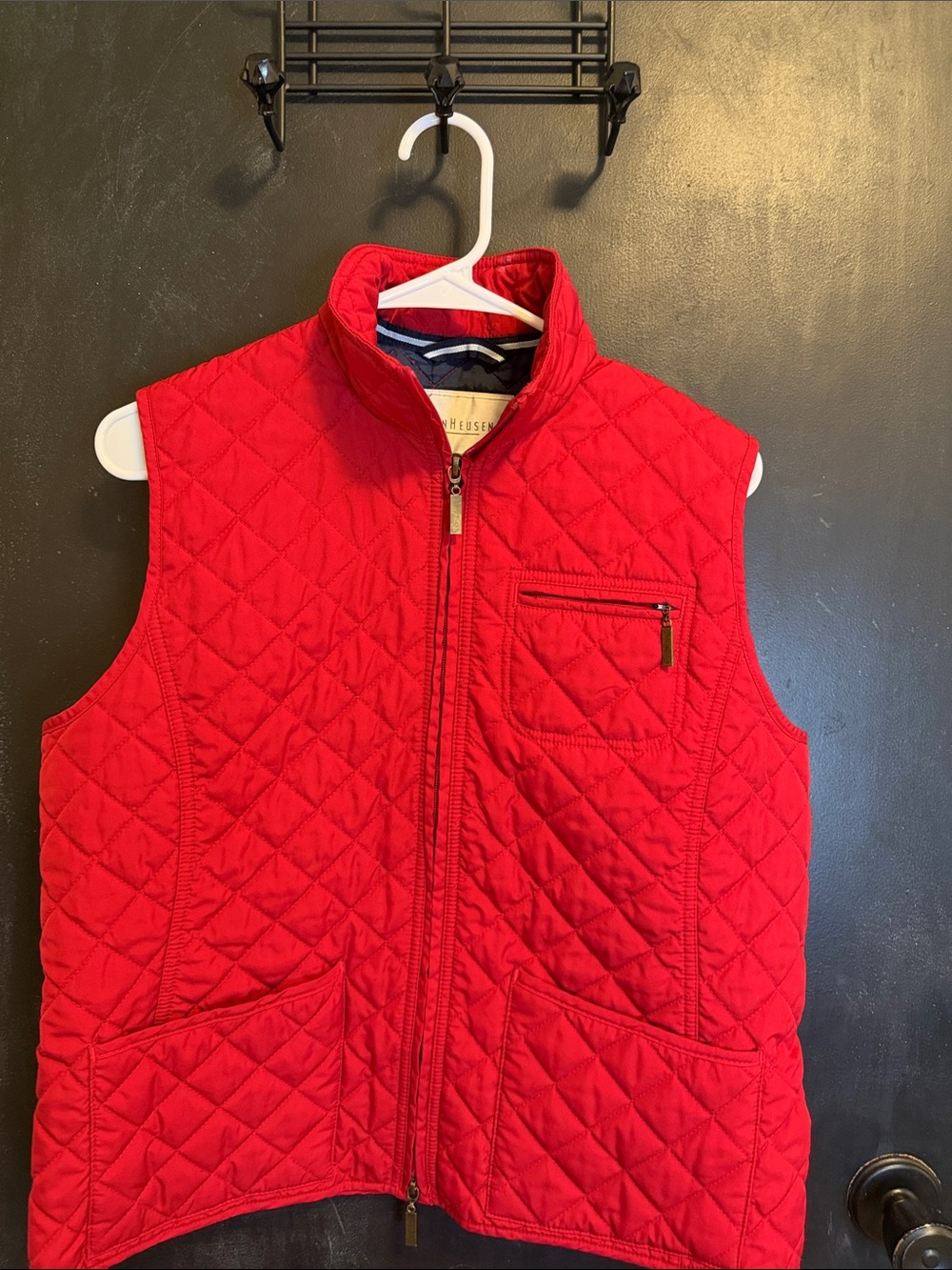 Van Heusen women’s Red Diamond Quilted Layering Vest M